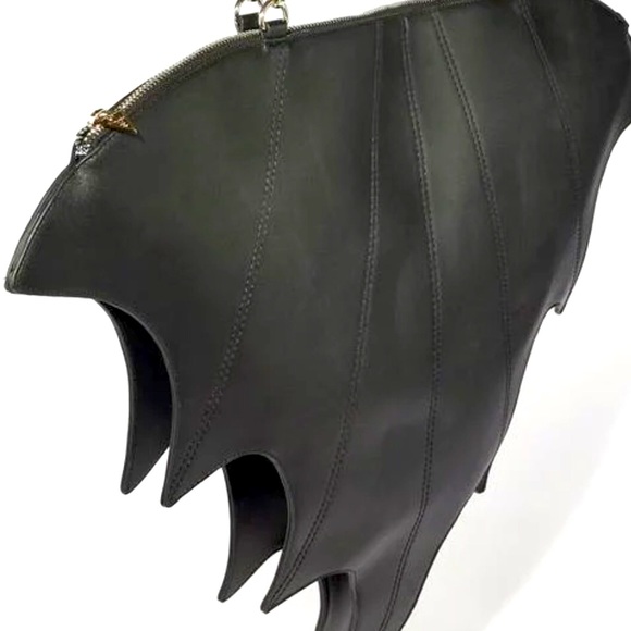 🖤🆕 Dolls Kill / Widow Fight OrFlight Giant Bat Weekender Bag!🦇🖤SOLD OUT!! - Picture 12 of 17